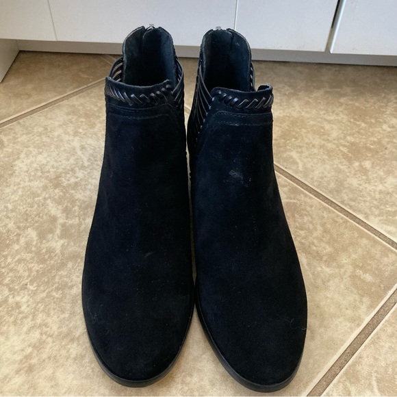 Ankle Boots / Booties in Black
Suede with design on sides from Vince Camuto - Picture 5 of 15
